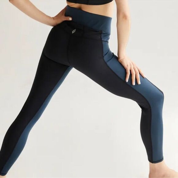 Free People Movement Rebel color block v crossover waistband Leggings small - Picture 2 of 12